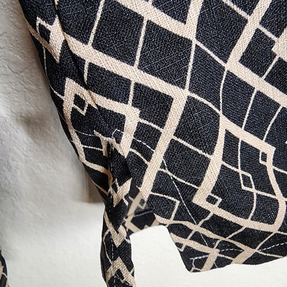 Worn on TV Custom Made Shirt in Black and Tan Geometric Print Size L - Picture 5 of 6